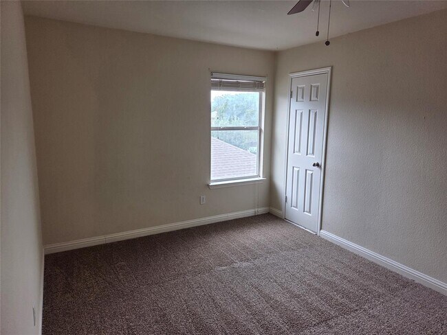 Building Photo - 607 Meadow View Dr