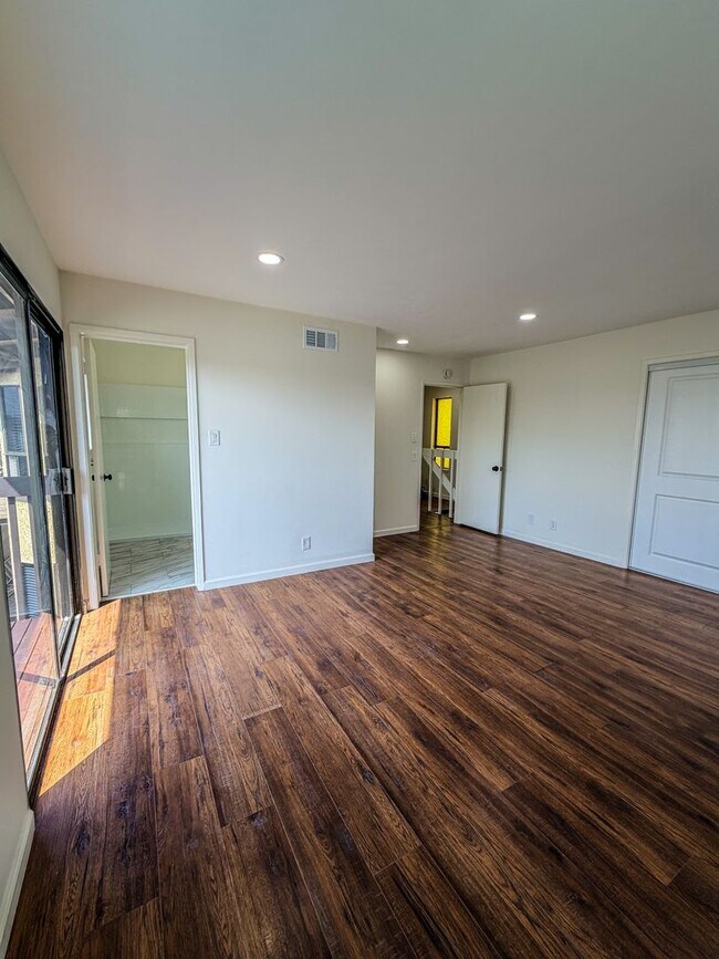 Building Photo - 801-803 N M Street