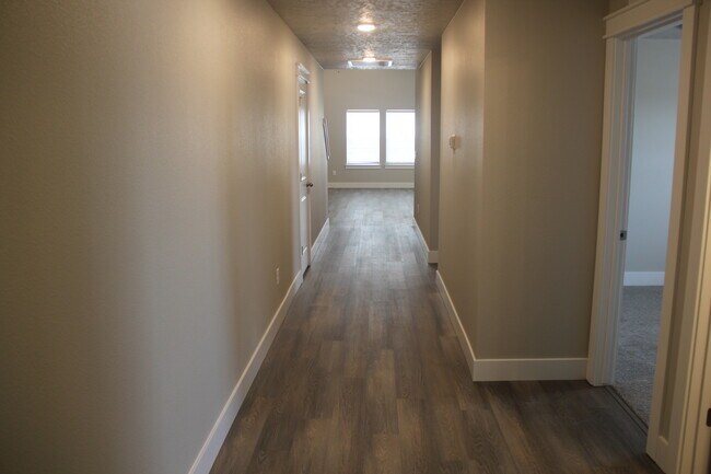 Building Photo - 16555 Senden Ave