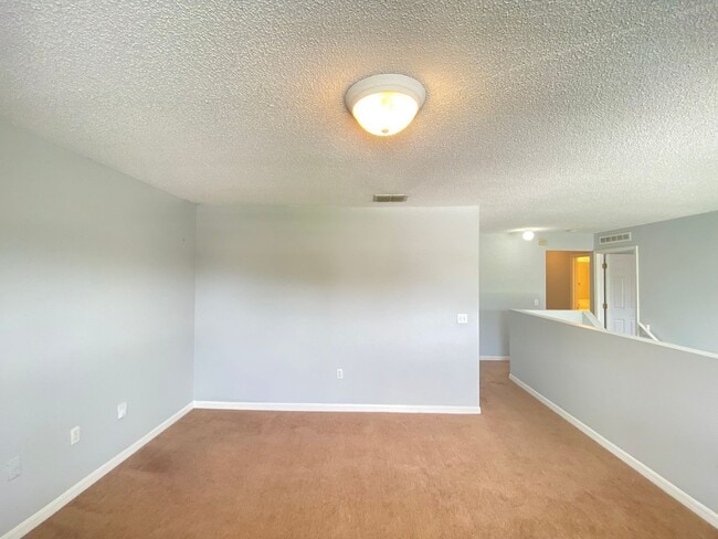 Building Photo - 14138 Econ Woods Ln