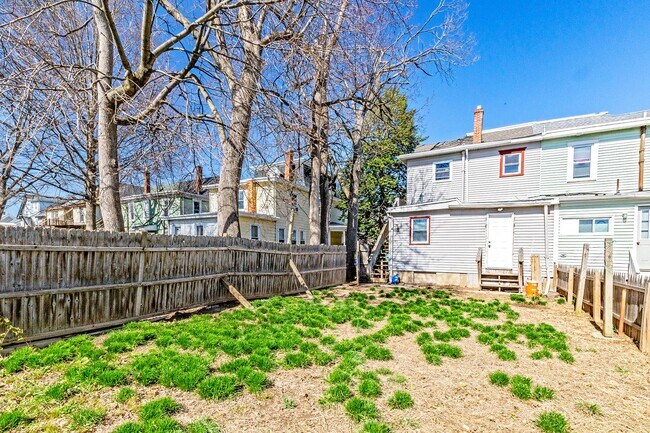 Building Photo - 35 High St