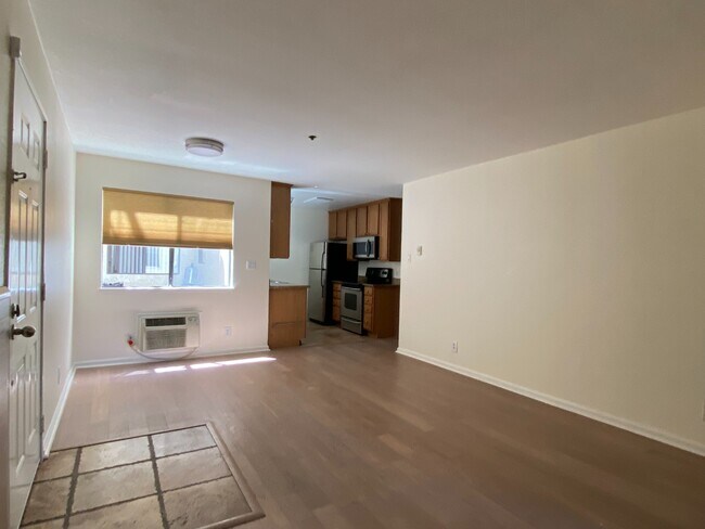 Building Photo - Spacious 1-Bedroom Condo in Prime Sunnyvale Location
