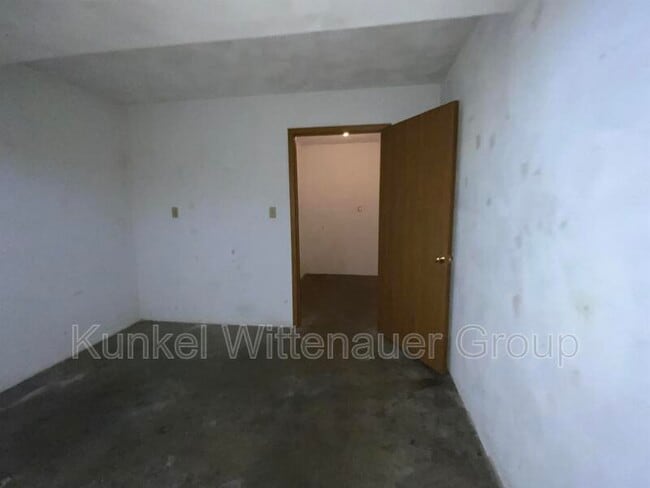 Building Photo - 700 Ganim Dr