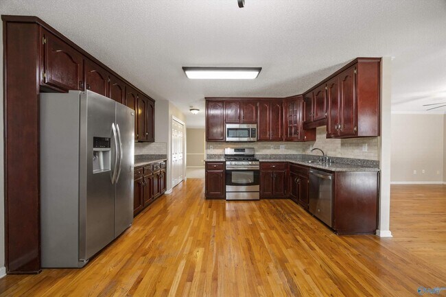 Building Photo - 115 Medicine Bend Ct