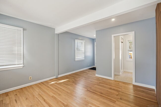 Building Photo - 19 S Kerema Ave