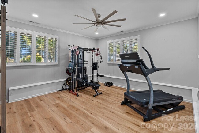 Building Photo - 18026 Whispering Oaks Dr