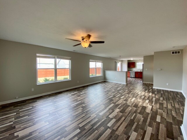 Building Photo - Fantastic 4 Bedroom, 2.5 Bath w/LOFT in Brookfield Place