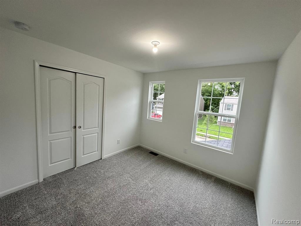 Building Photo - 9153 Dogwood Ln