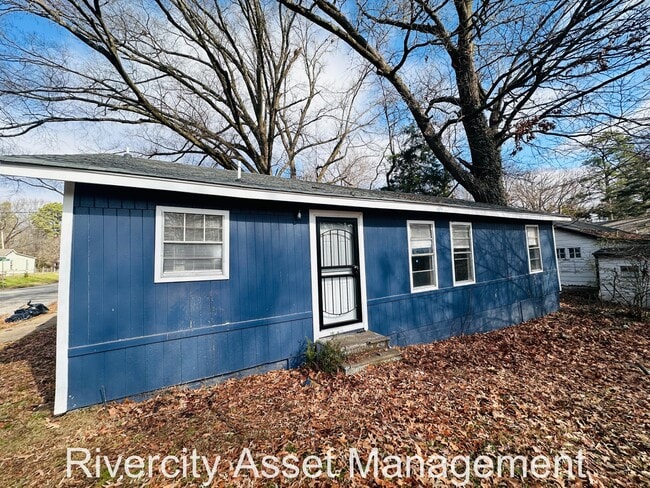 Building Photo - 1871 Cedarhurst Ave