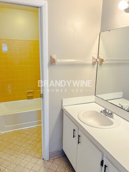 Building Photo - 5372 Pale Horse Dr