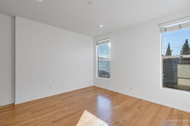 Building Photo - 1280 Hampshire St