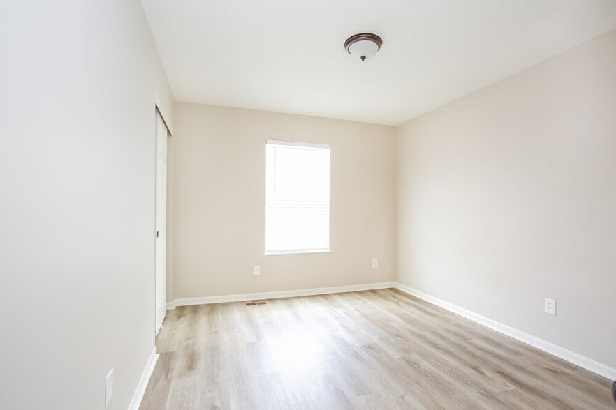 Building Photo - 353 Flat River St