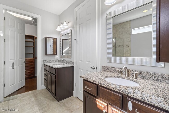 Building Photo - 16133 Camden Lakes Cir