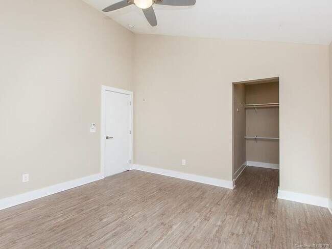 Building Photo - Modern Asheville Rental