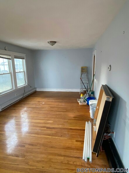 Building Photo - 2 Goldsmith Ave