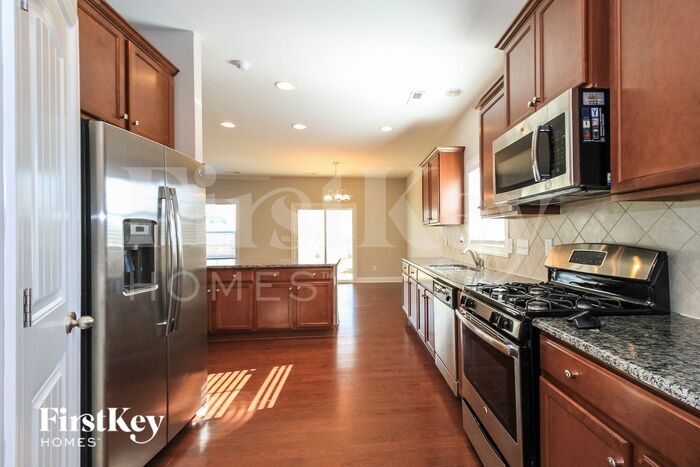 Building Photo - 707 Traveller Dr