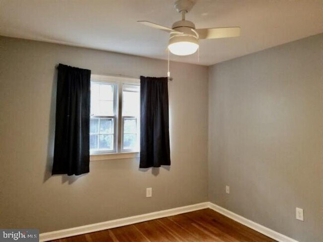 Building Photo - Charming 3-Bedroom Rental in Falls Church with 2 Full Baths and Spacious Layout!