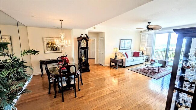 Building Photo - 750 N Tamiami Trl