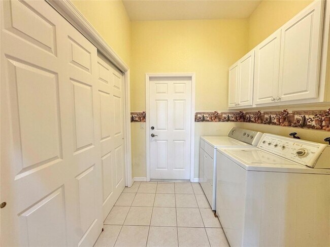 Building Photo - 2595 Salzburg Loop