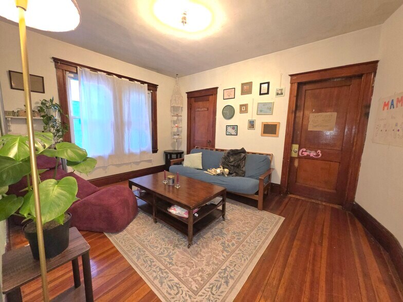 Building Photo - 27 Parker Hill Ave