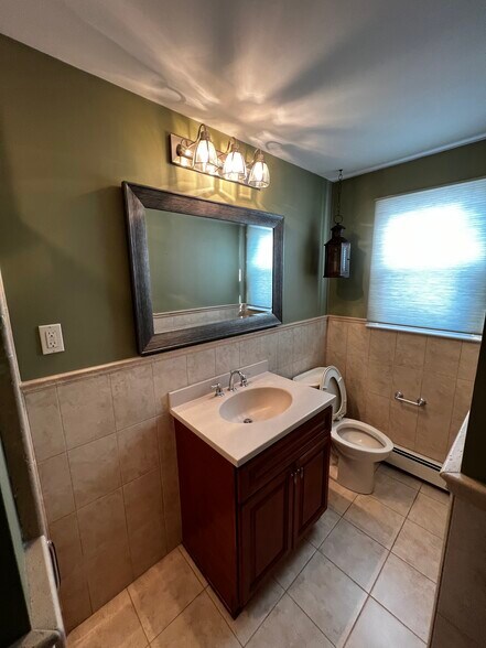 Bathroom - 115 Beauvue Ter