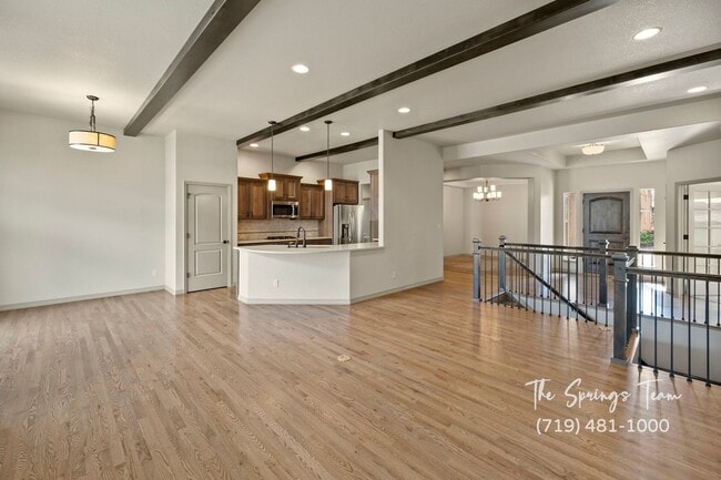 Building Photo - BEAUTIFUL 4BD + OFFICE MAIN-LEVEL LIVING H...