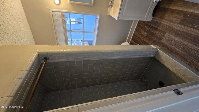 Building Photo - 512 Woodward Ave