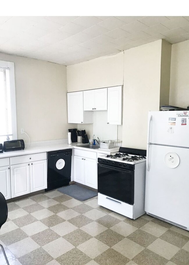 Building Photo - 2811 Glendora Ave