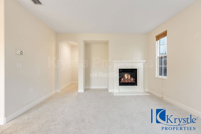 Building Photo - 6335 Newhaven Ln