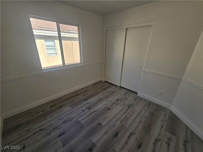 Building Photo - 9893 Canyon Peak Dr