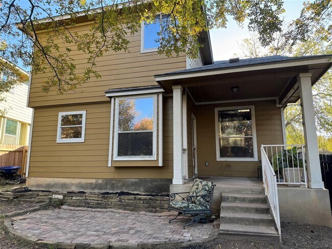 Building Photo - 2308 Sweet Clover Dr