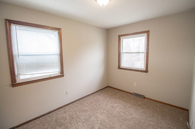 Building Photo - 213 E El Cortez Dr
