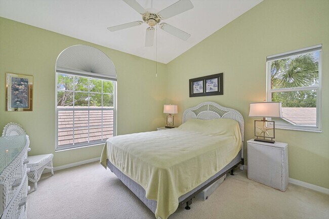 Building Photo - 22741 Sandy Bay Dr