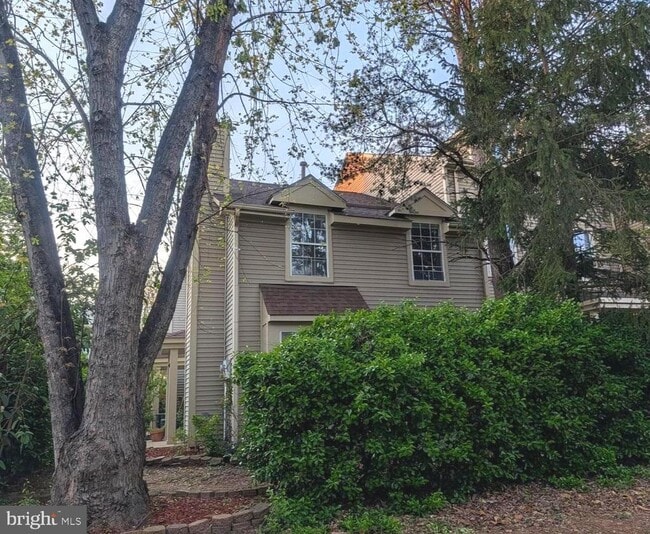 Building Photo - 14449 Gringsby Ct