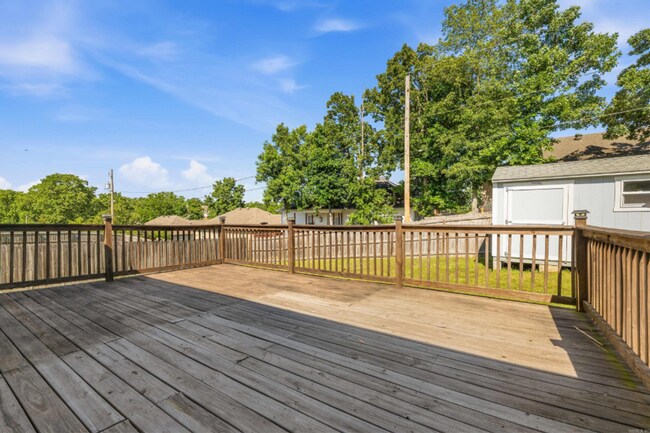Building Photo - Move-in Ready in Sylvan Hills