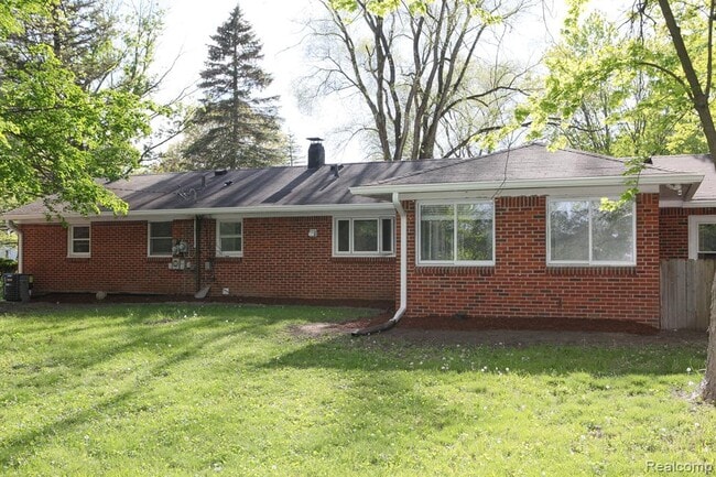Building Photo - 5900 Wright Dr