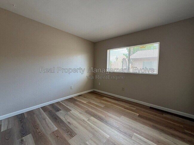 Building Photo - 18211 N 40th Pl