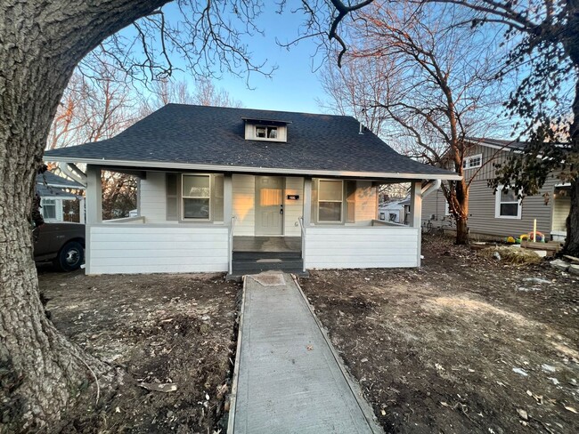 Primary Photo - 3 Bed 2 Bath