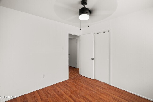 Building Photo - 255 Francis St