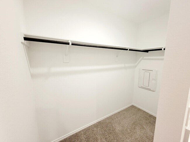 Building Photo - 21522 Violet Rdg Rd