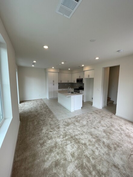 Living - 3620 S Allston Paseo