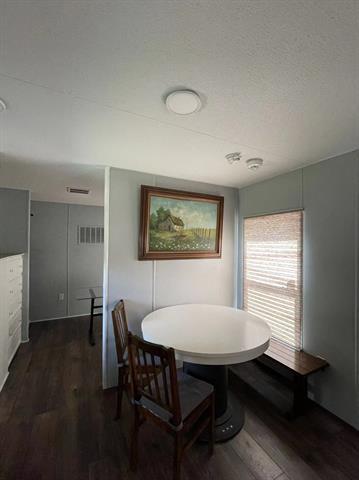 Building Photo - 132 Park Dr
