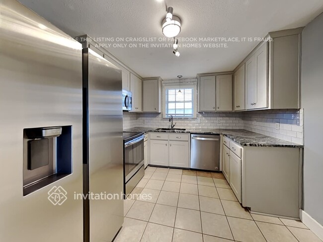 Building Photo - 500 Hill