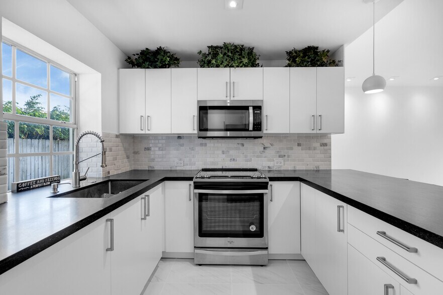 Building Photo - 13807 SW 149th Circle Ln