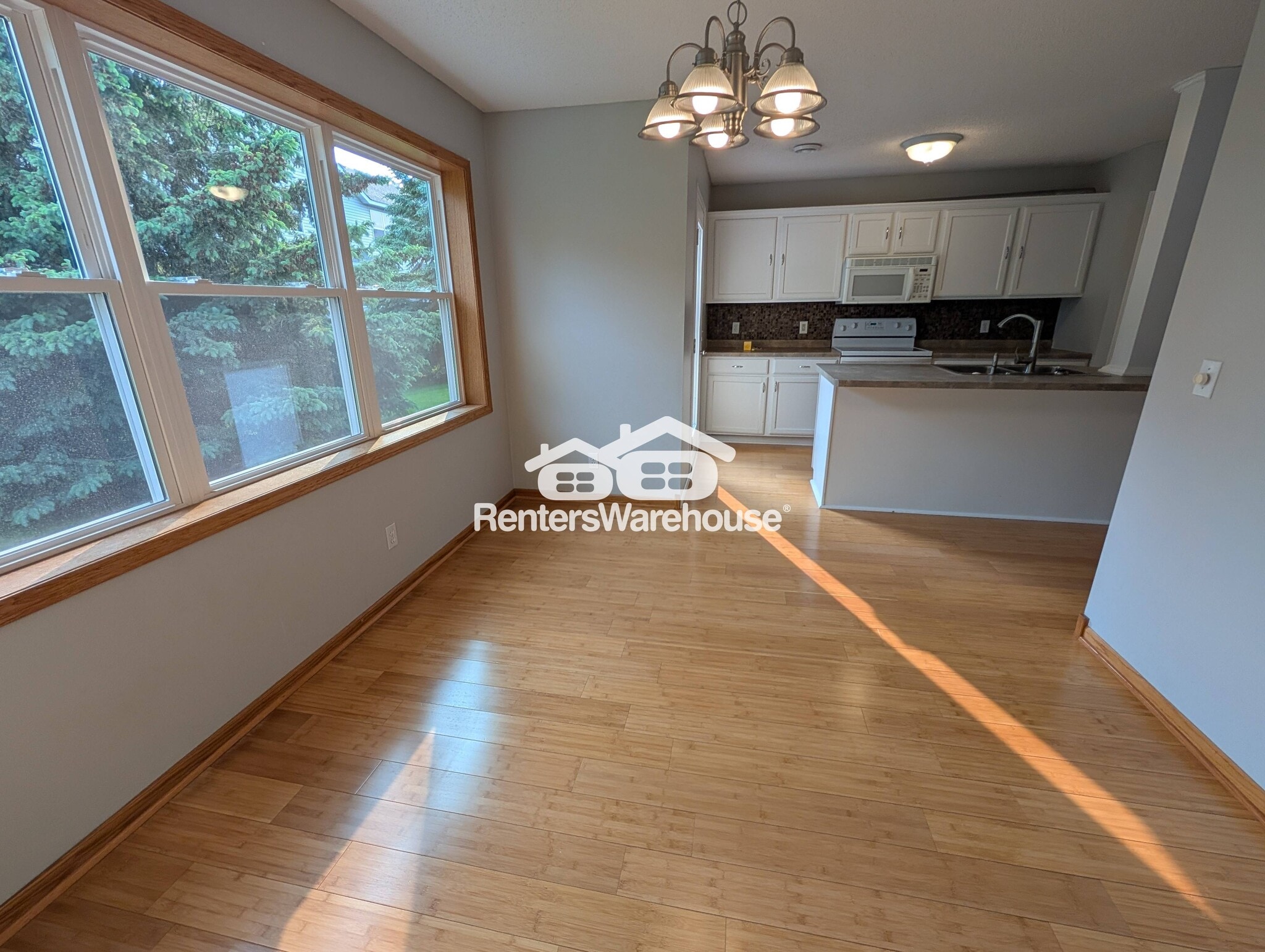 Building Photo - 10549 64th Way NE