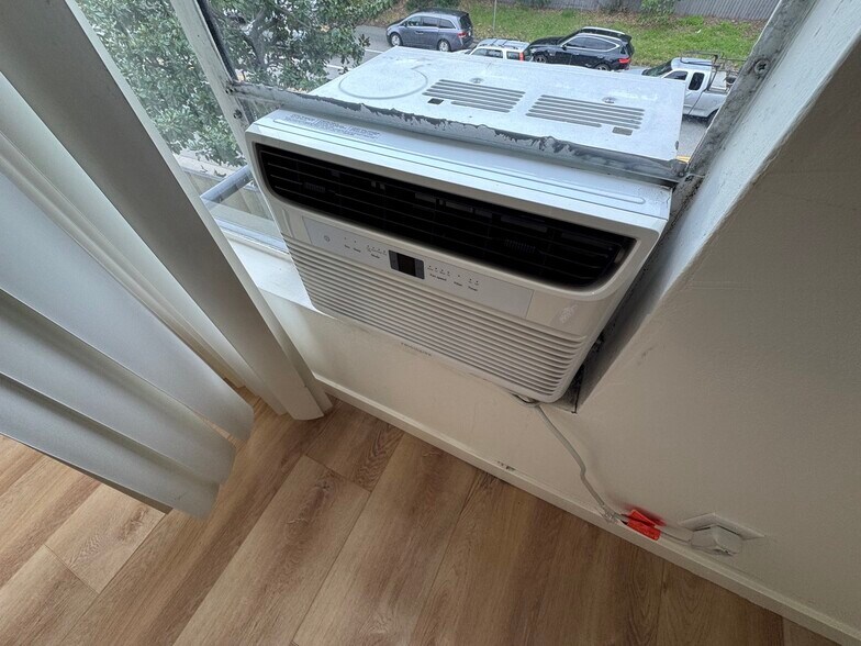 Building Photo - 11662 Sunset Blvd