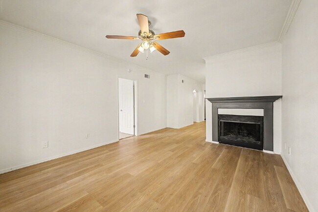 Building Photo - 6885 E Cochise Rd