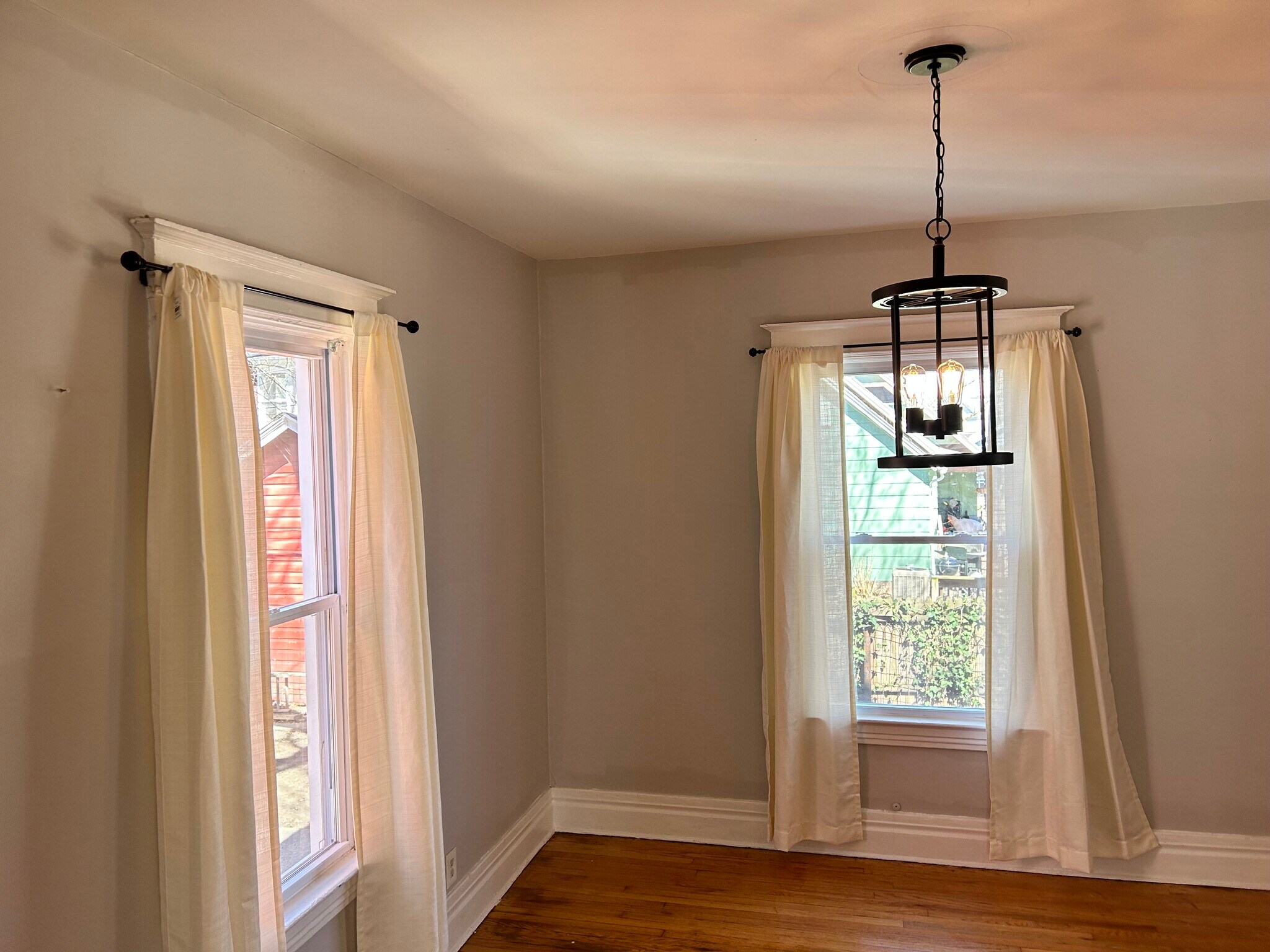 Building Photo - 16 Goebel Place