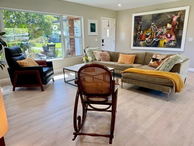 Building Photo - 1815 Barker Dr