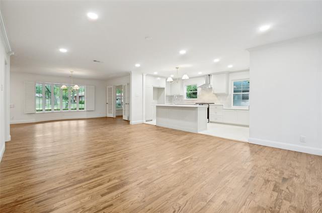 Building Photo - 705 Tarryall Dr
